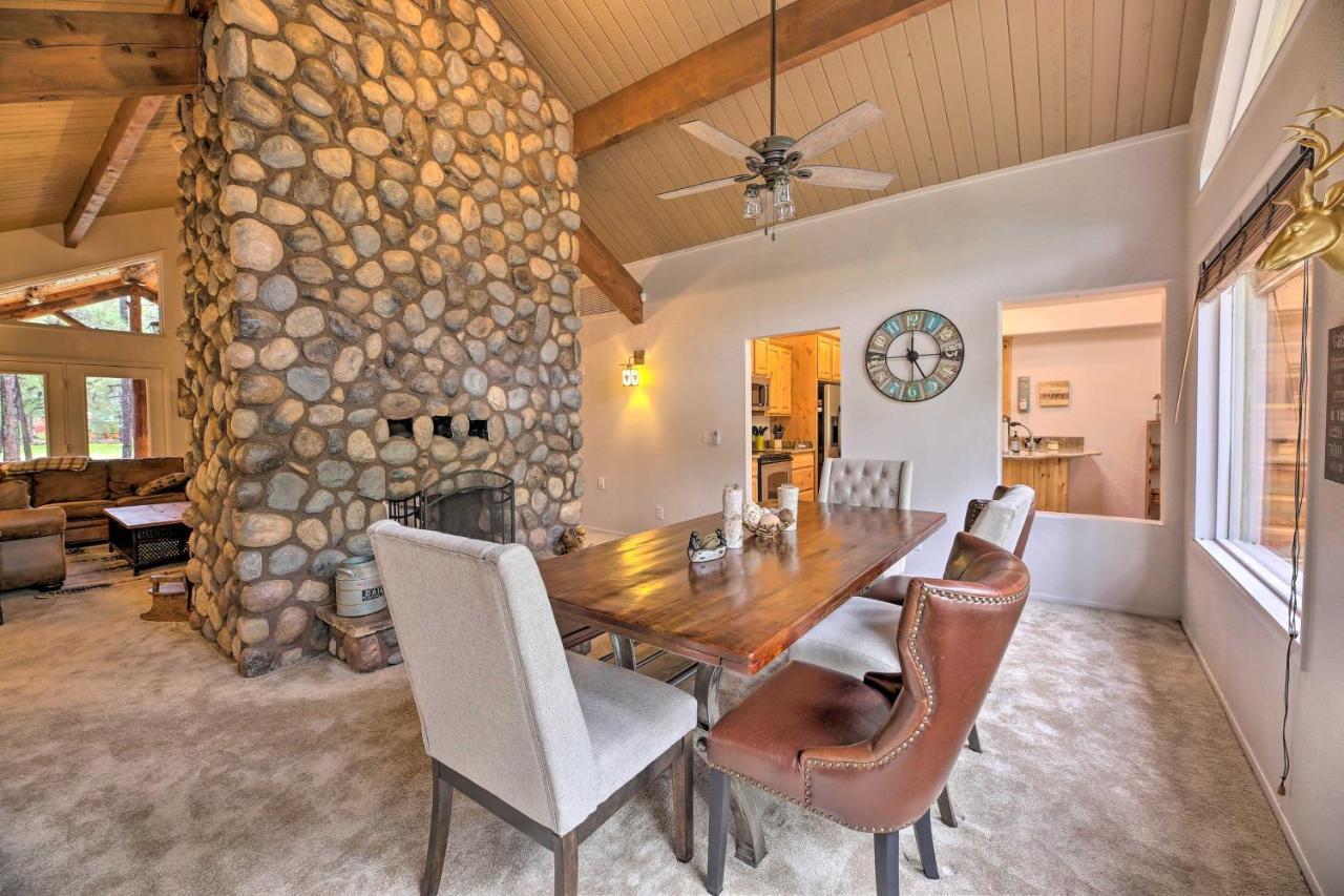 Lush Pinetop Retreat With Large Deck And Wooded Yard! エクステリア 写真