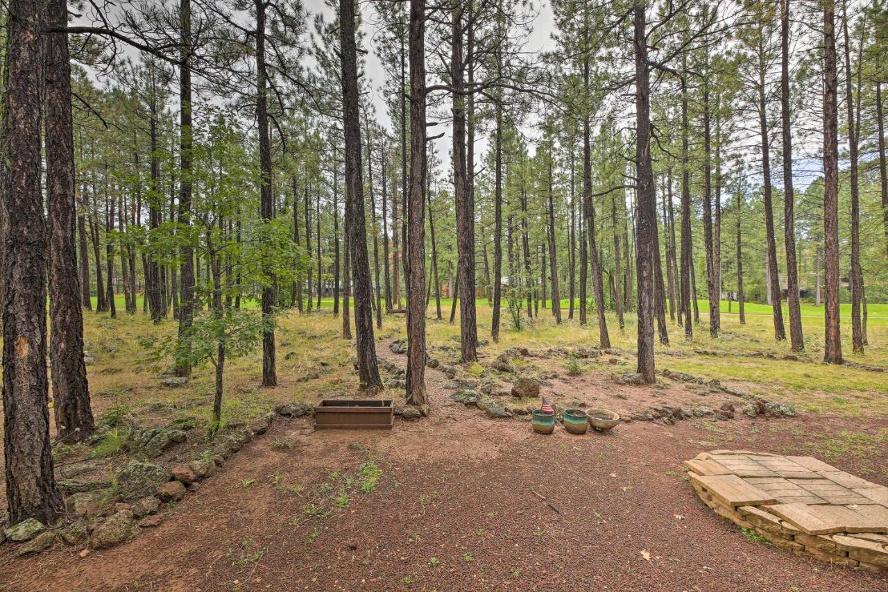 Lush Pinetop Retreat With Large Deck And Wooded Yard! エクステリア 写真